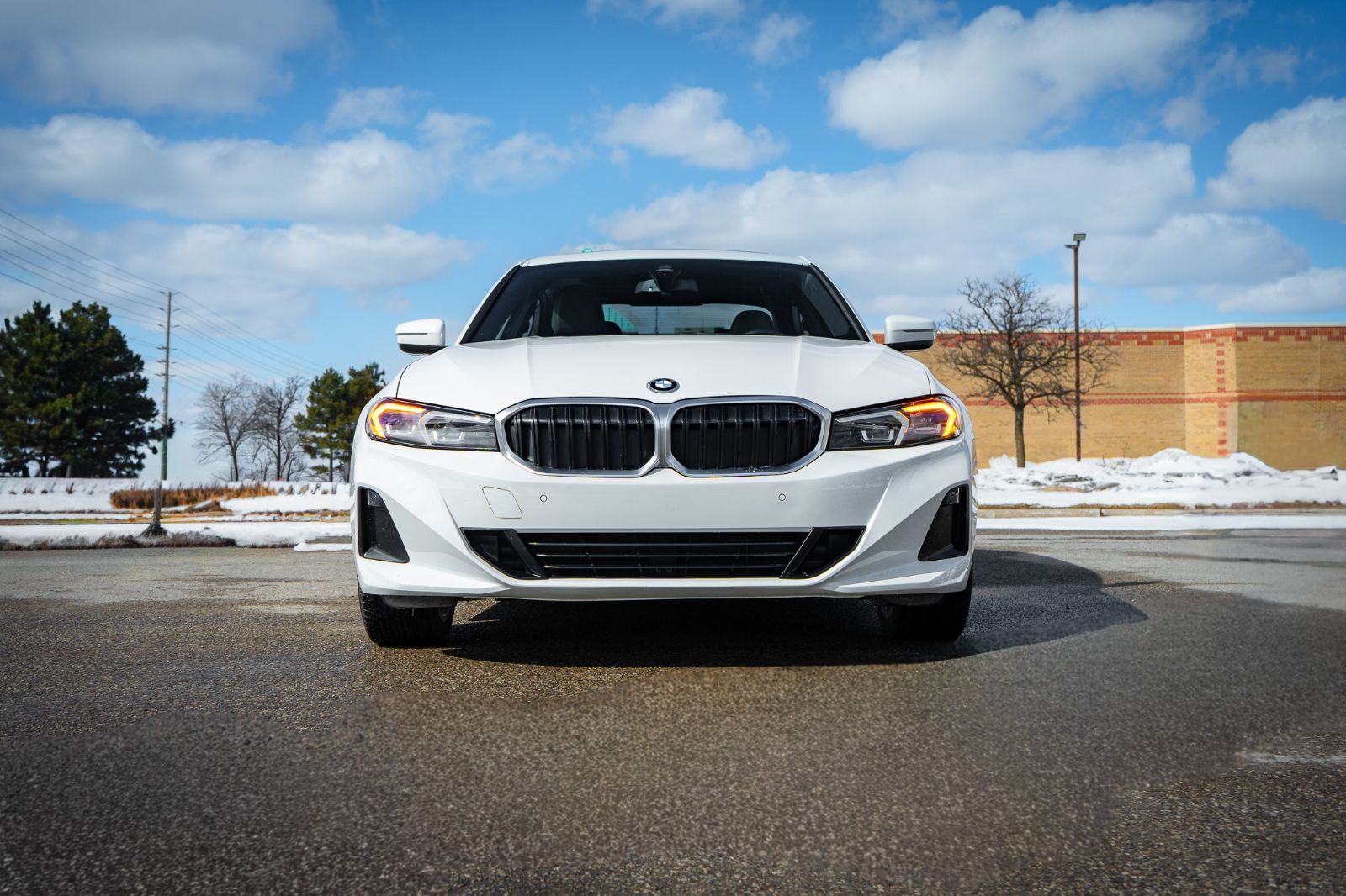 2023 BMW 3 Series 330e xDrive-1