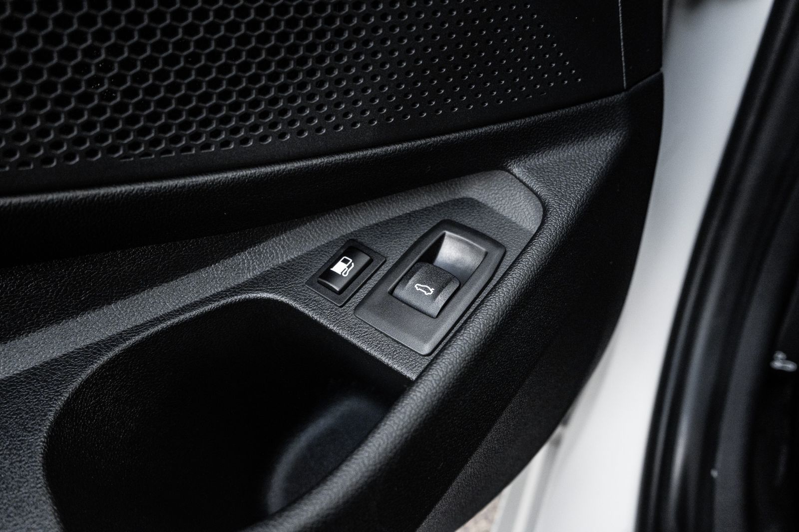 2023 BMW 3 Series 330e xDrive-22