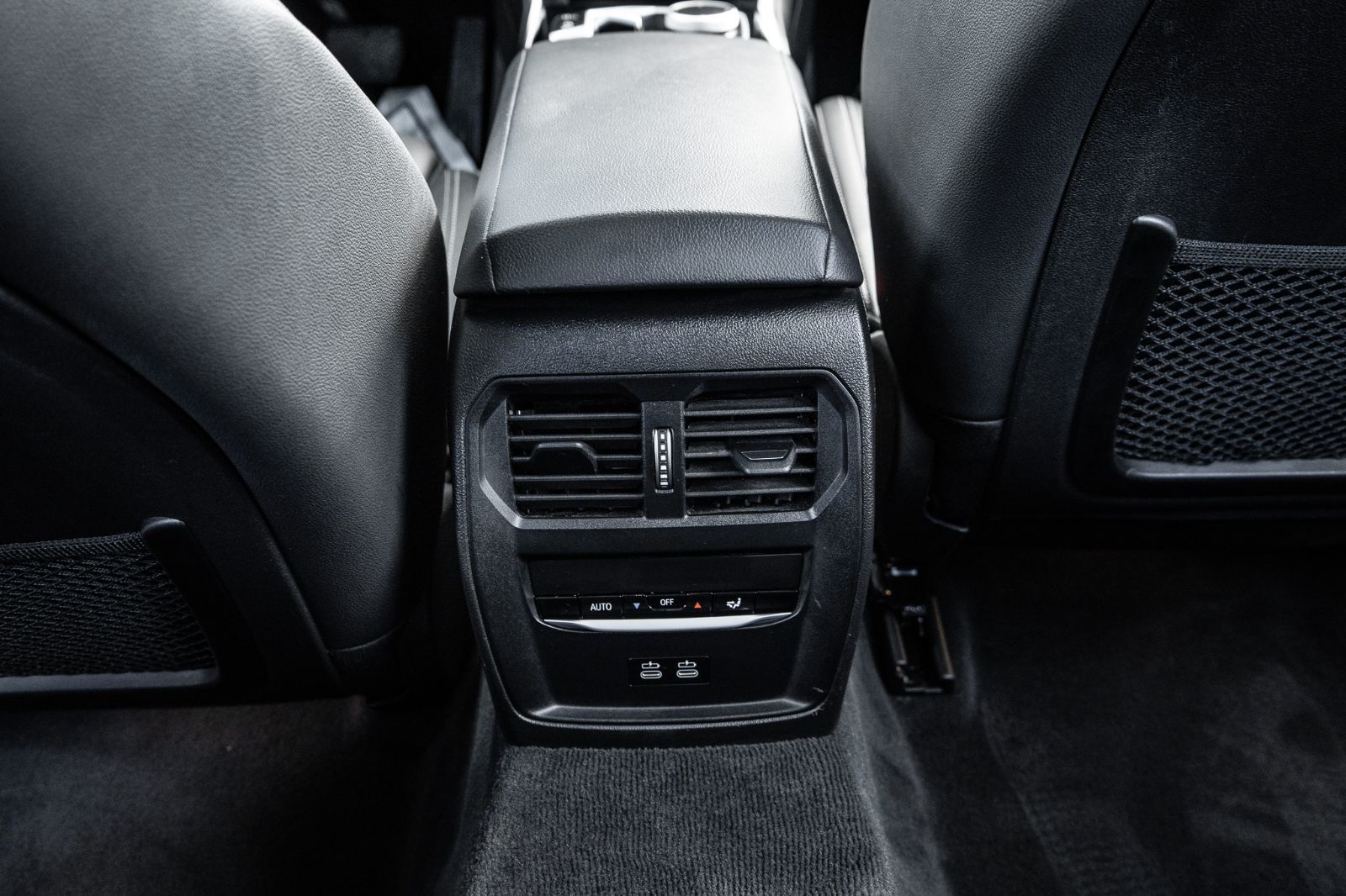 2023 BMW 3 Series 330e xDrive-29