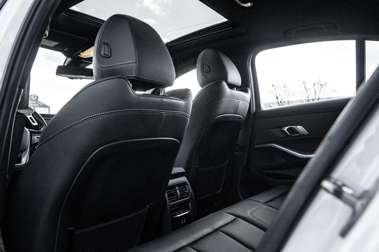 2023 BMW 3 Series 330e xDrive-26