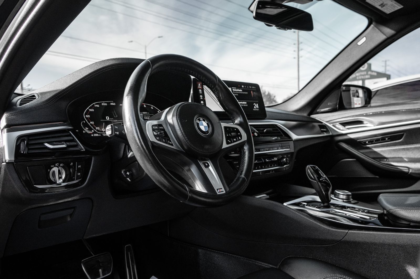 2022 BMW 5 Series M550i xDrive-29