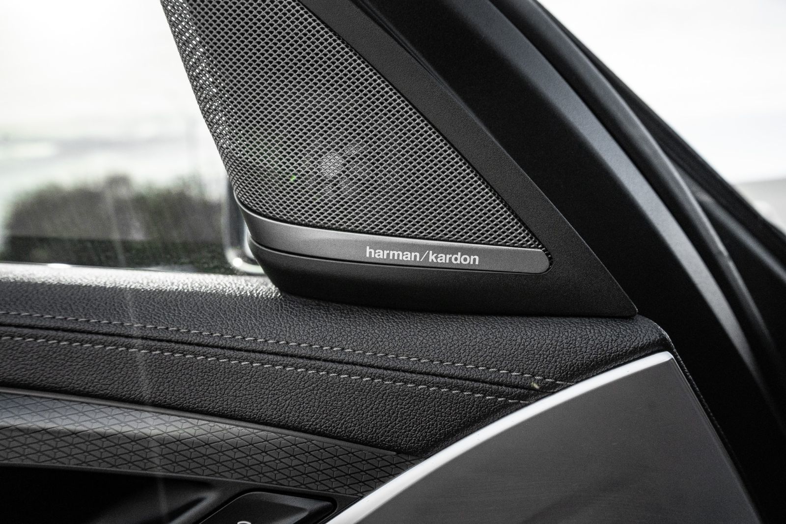 2022 BMW 5 Series M550i xDrive-24