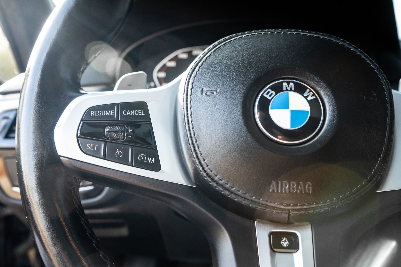 2022 BMW 5 Series M550i xDrive-11