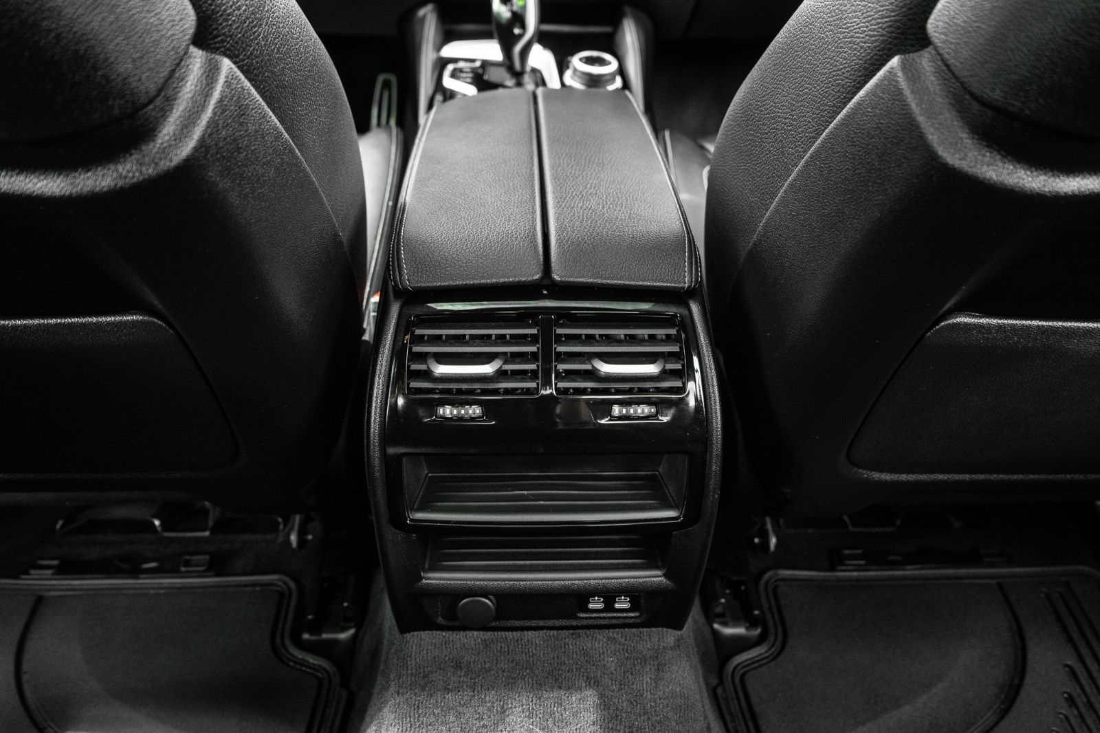 2022 BMW 5 Series 540i xDrive-32