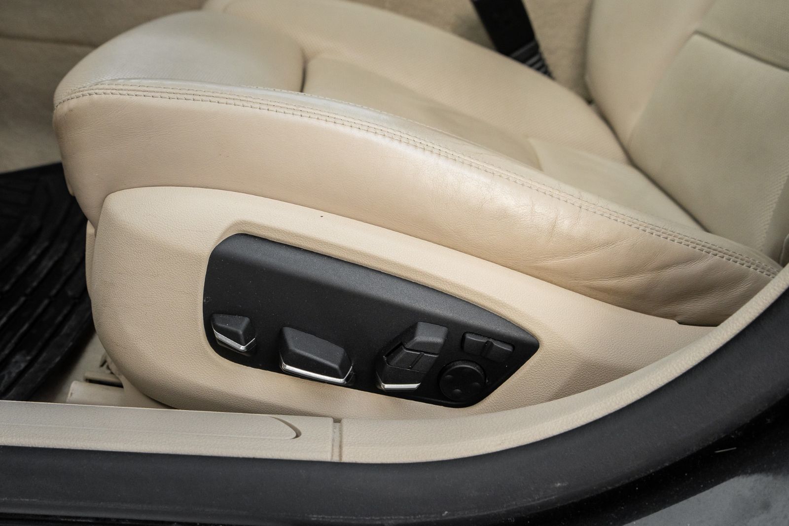 2014 BMW 7 Series 750i XDrive-29