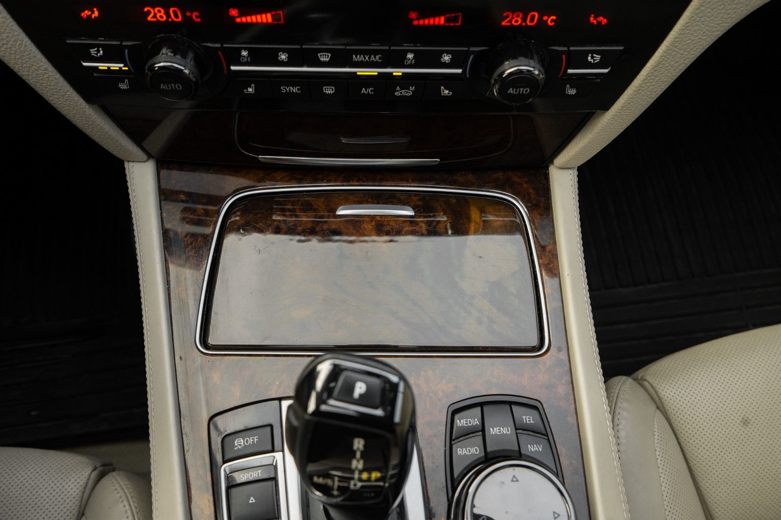 2014 BMW 7 Series 750i XDrive-17