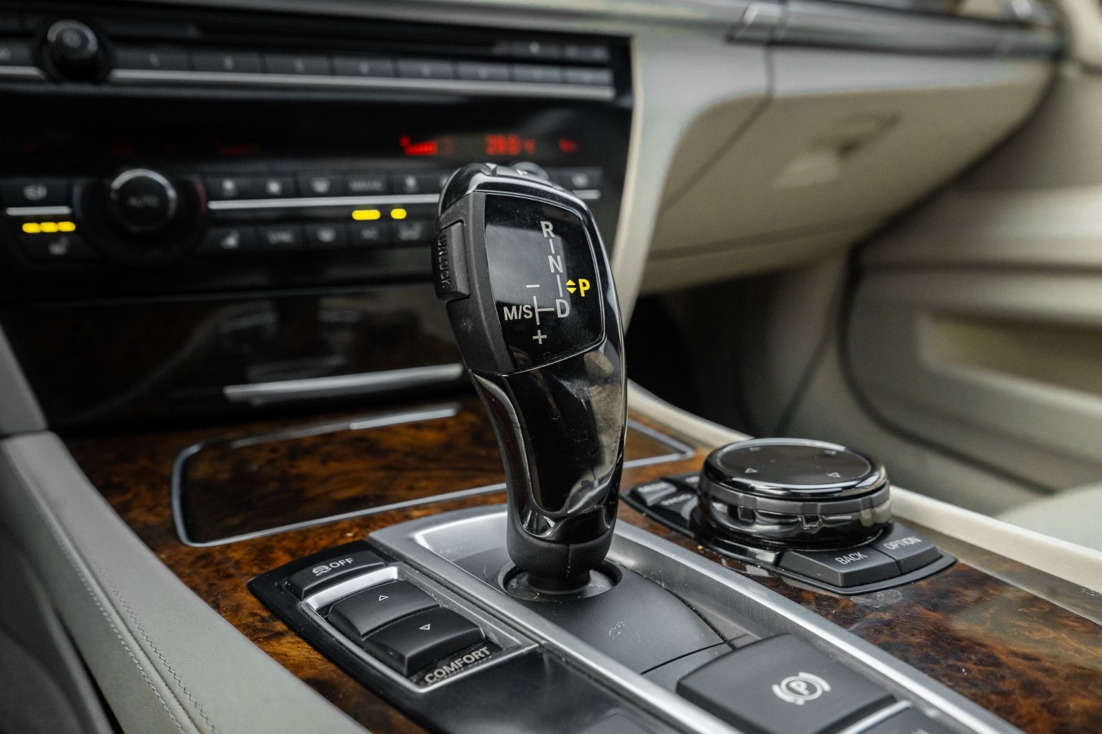 2014 BMW 7 Series 750i XDrive-19