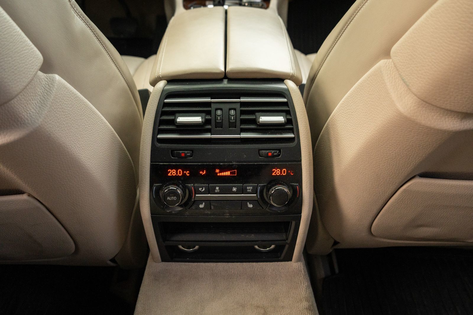 2014 BMW 7 Series 750i XDrive-34