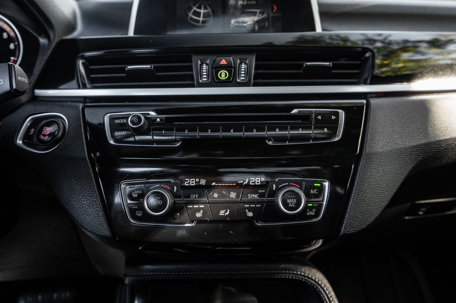 2018 BMW X1 xDrive28i-14