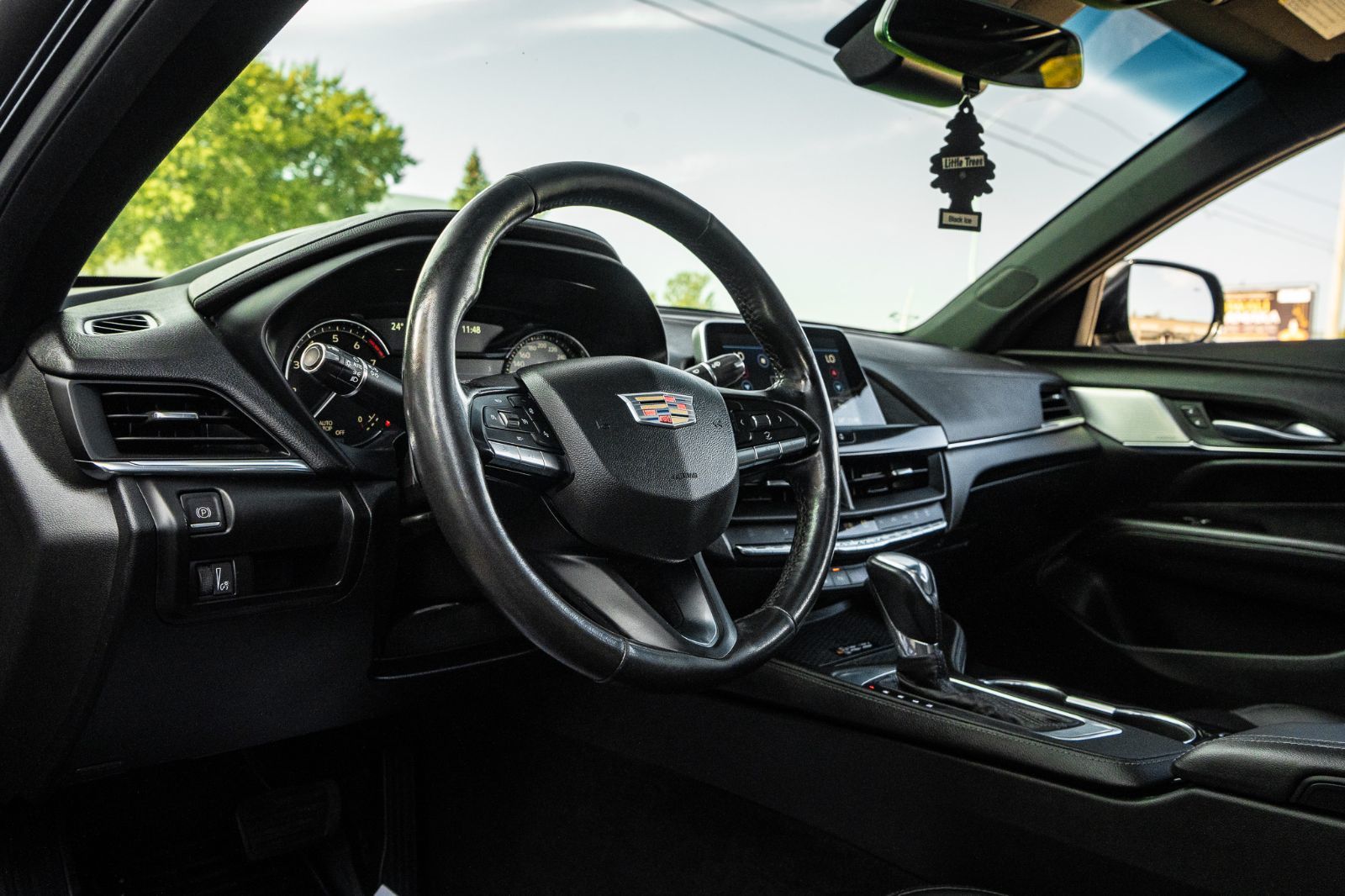 2022 Cadillac CT4 Luxury-24