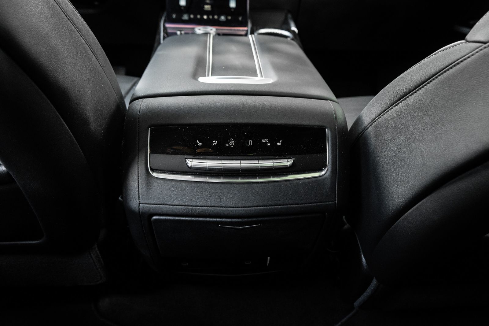 2025 Cadillac Escalade 4WD Premium Luxury-35