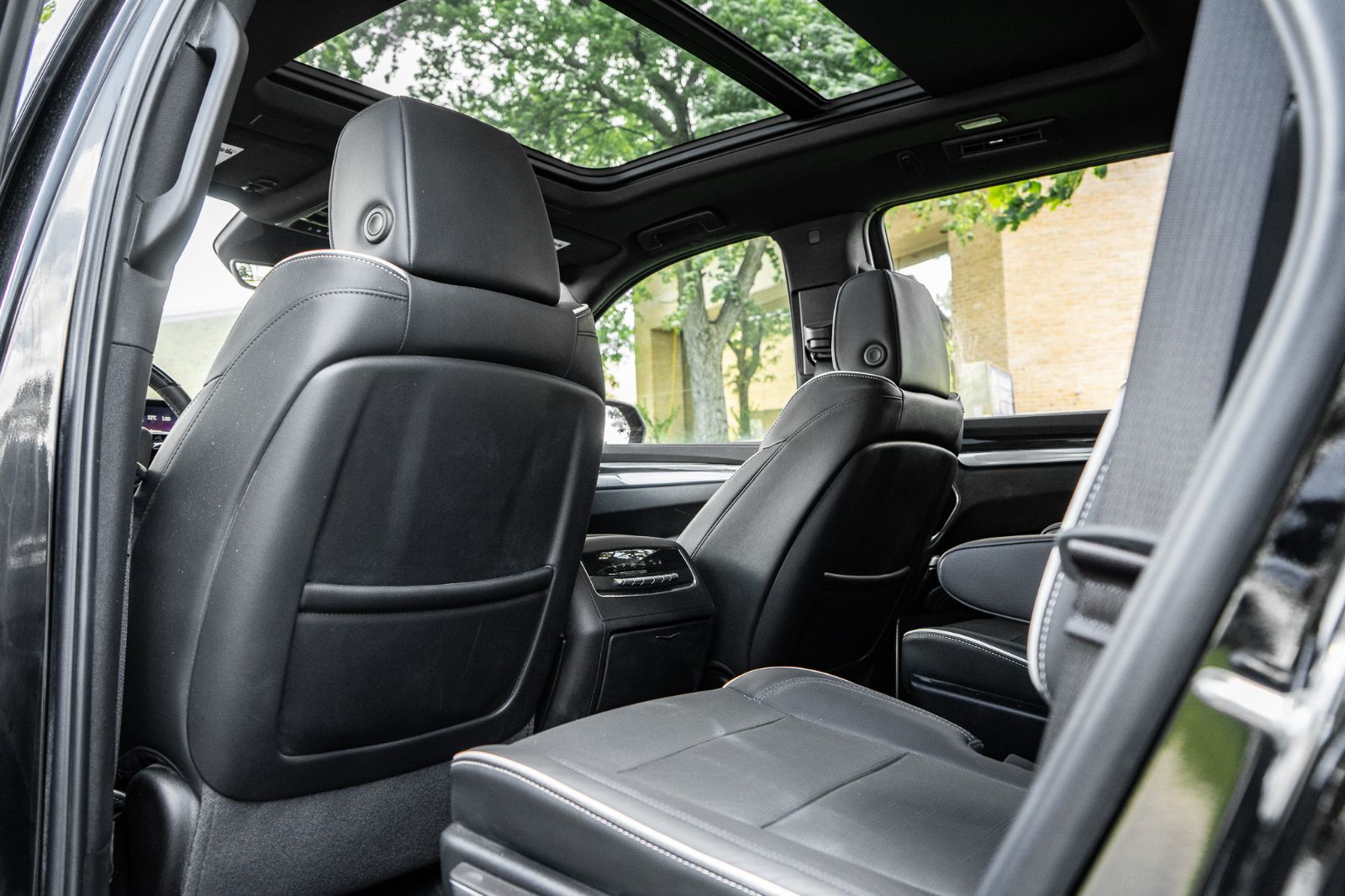2025 Cadillac Escalade 4WD Premium Luxury-32