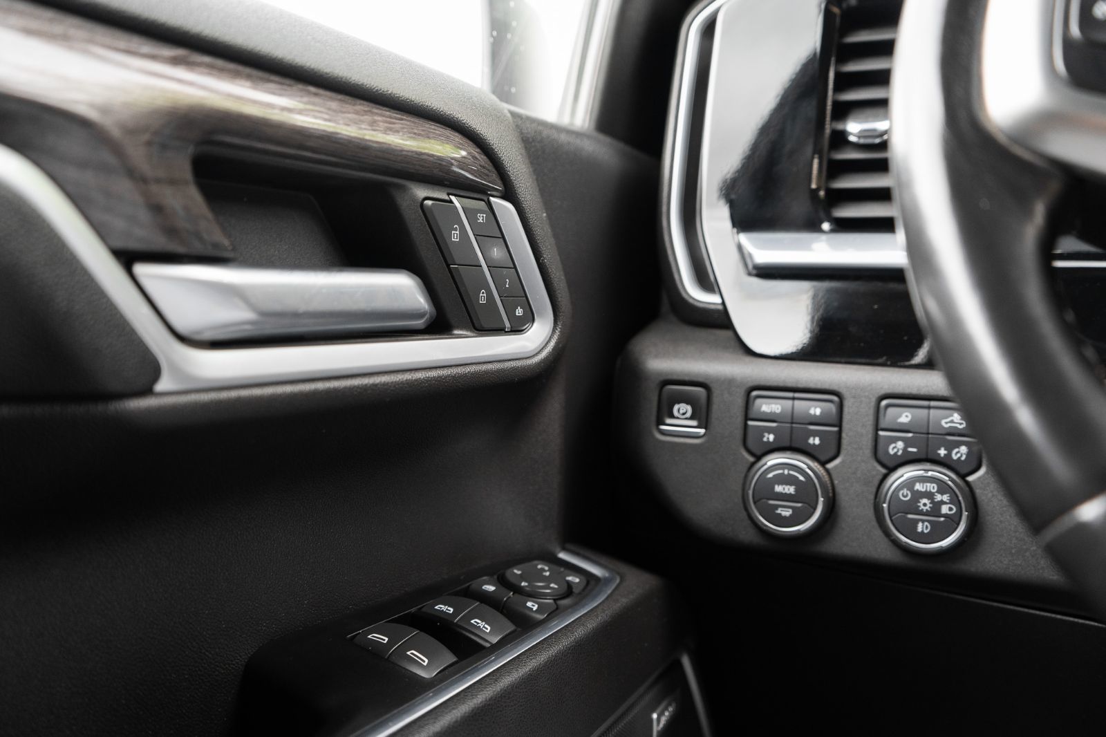 2022 Chevrolet Silverado 1500 LTZ-18