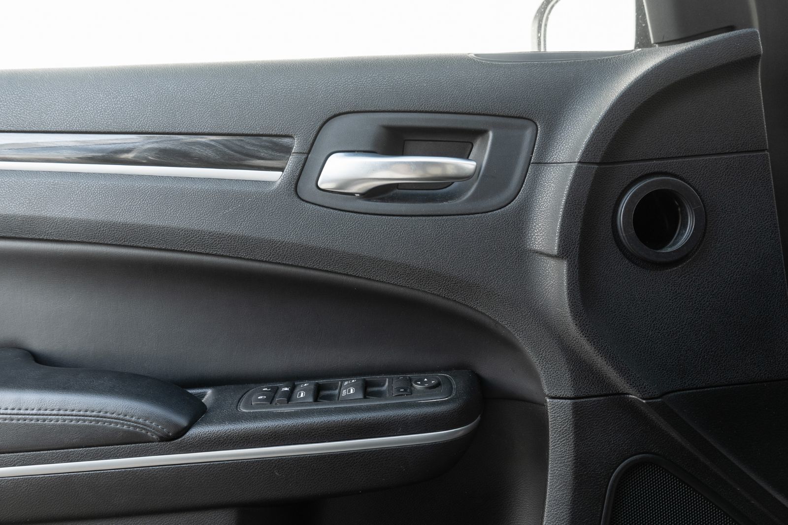 2022 Chrysler 300 Touring L AWD-19