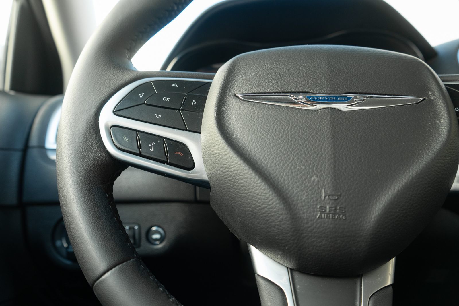 2022 Chrysler 300 Touring L AWD-11