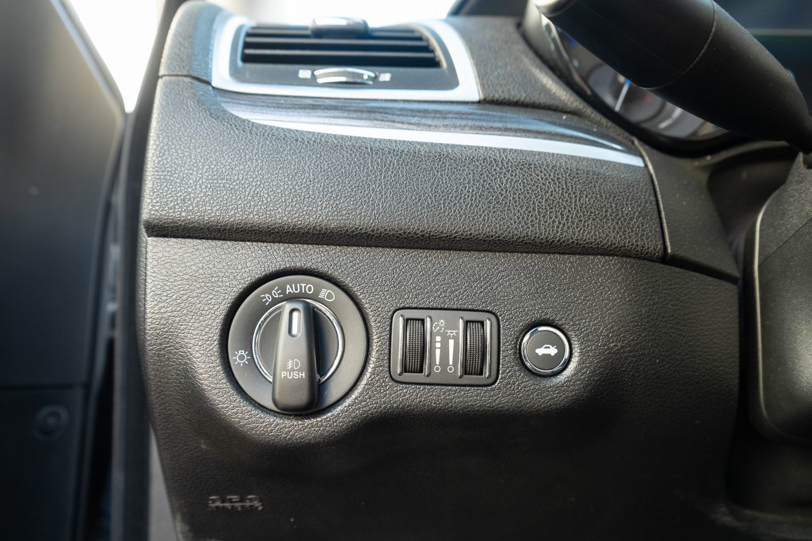 2022 Chrysler 300 Touring L AWD-20