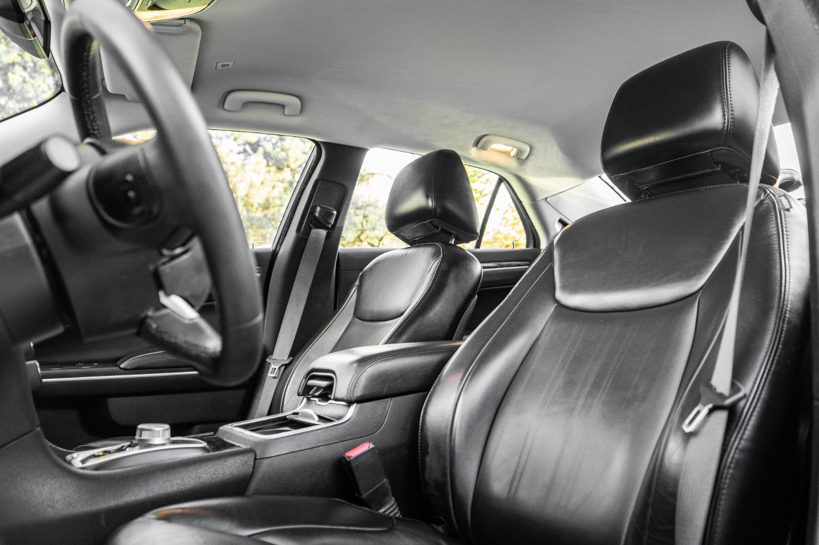 2022 Chrysler 300 Touring L-24