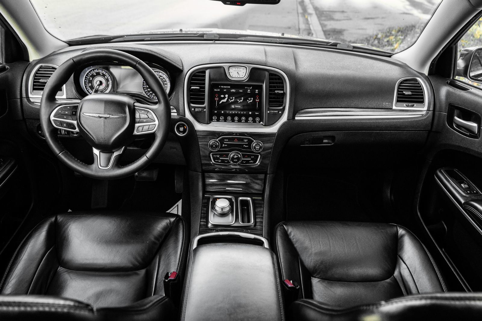 2022 Chrysler 300 Touring L-6