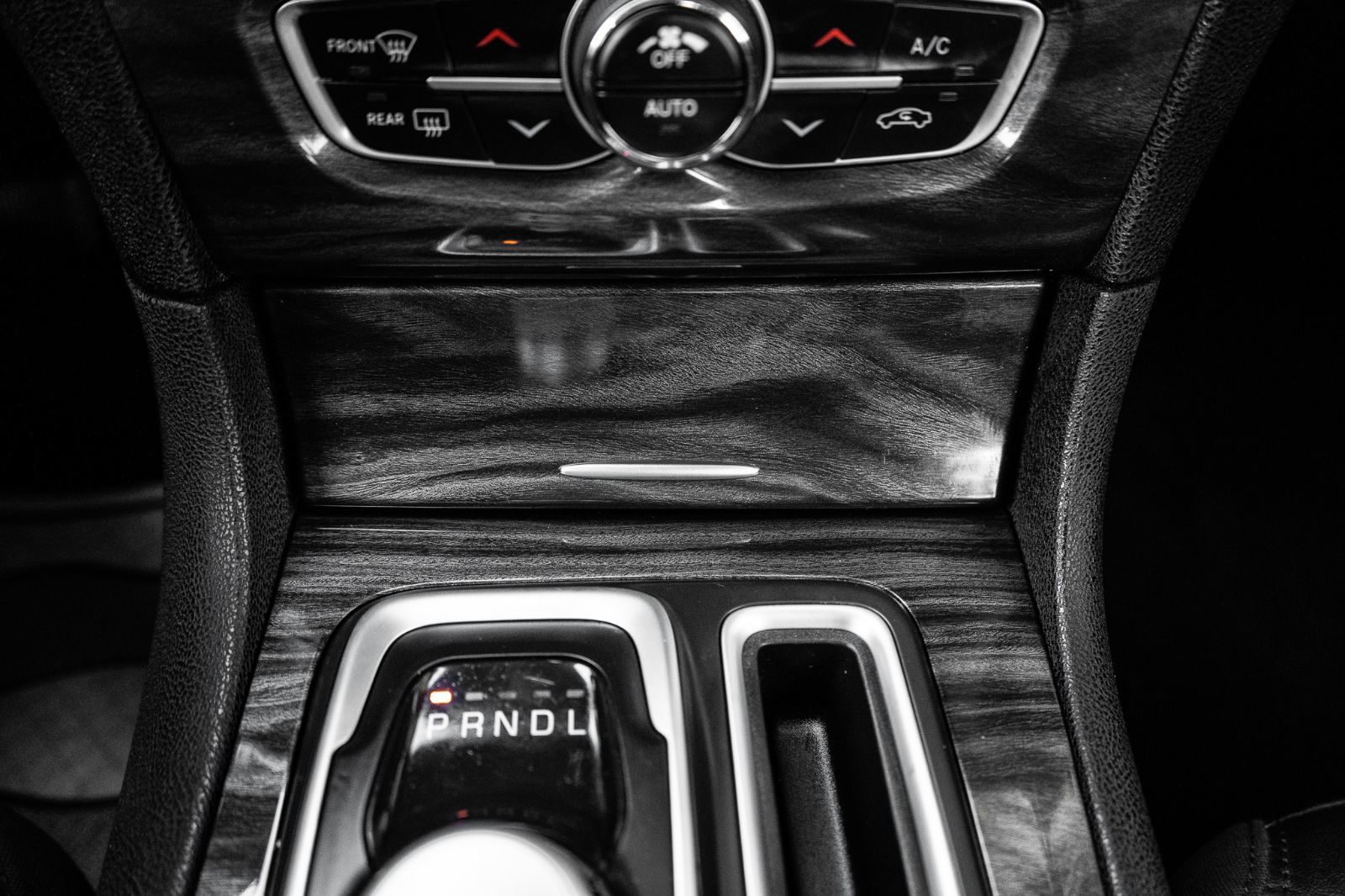 2022 Chrysler 300 Touring L-16