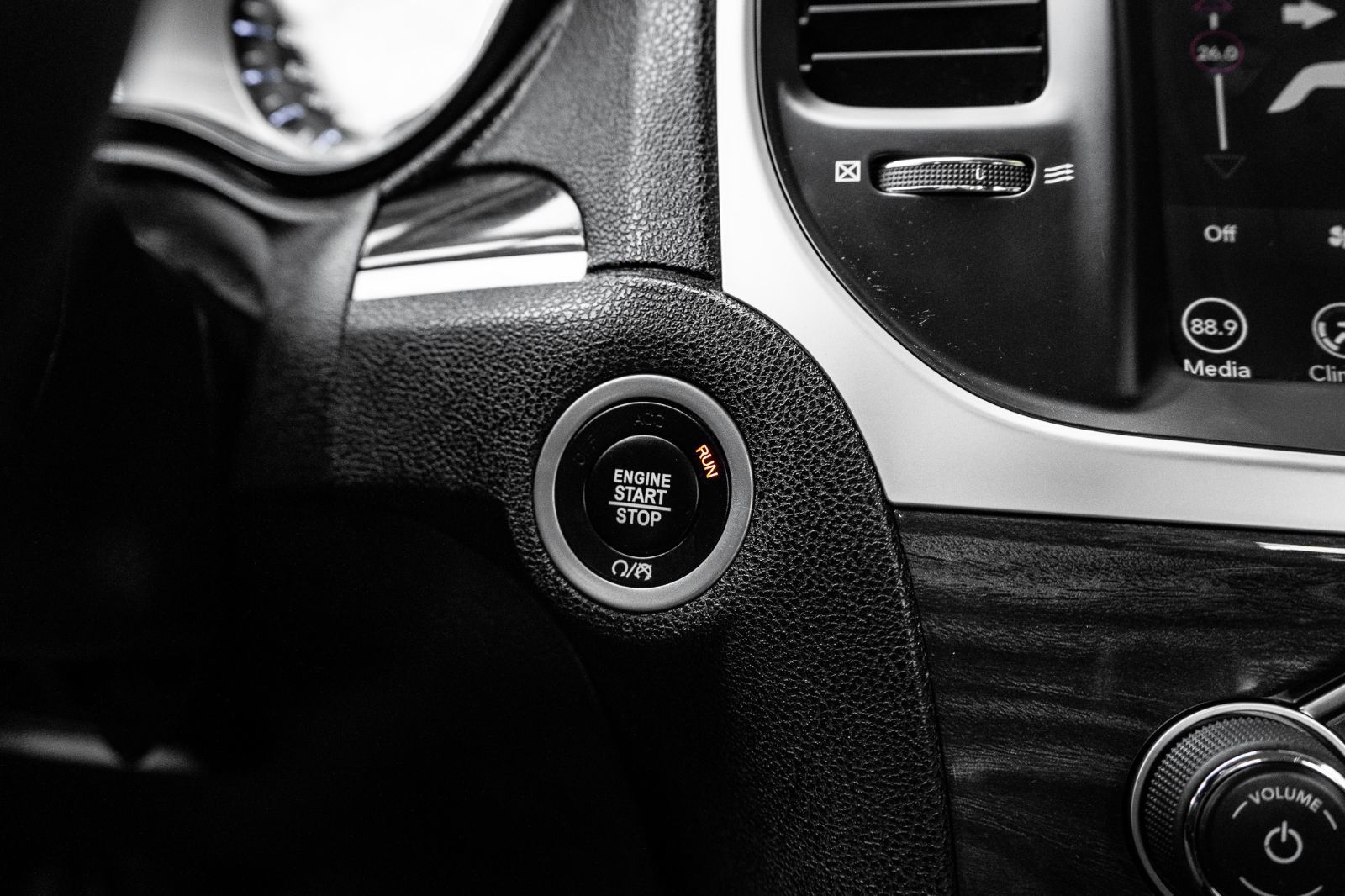 2022 Chrysler 300 Touring L-14