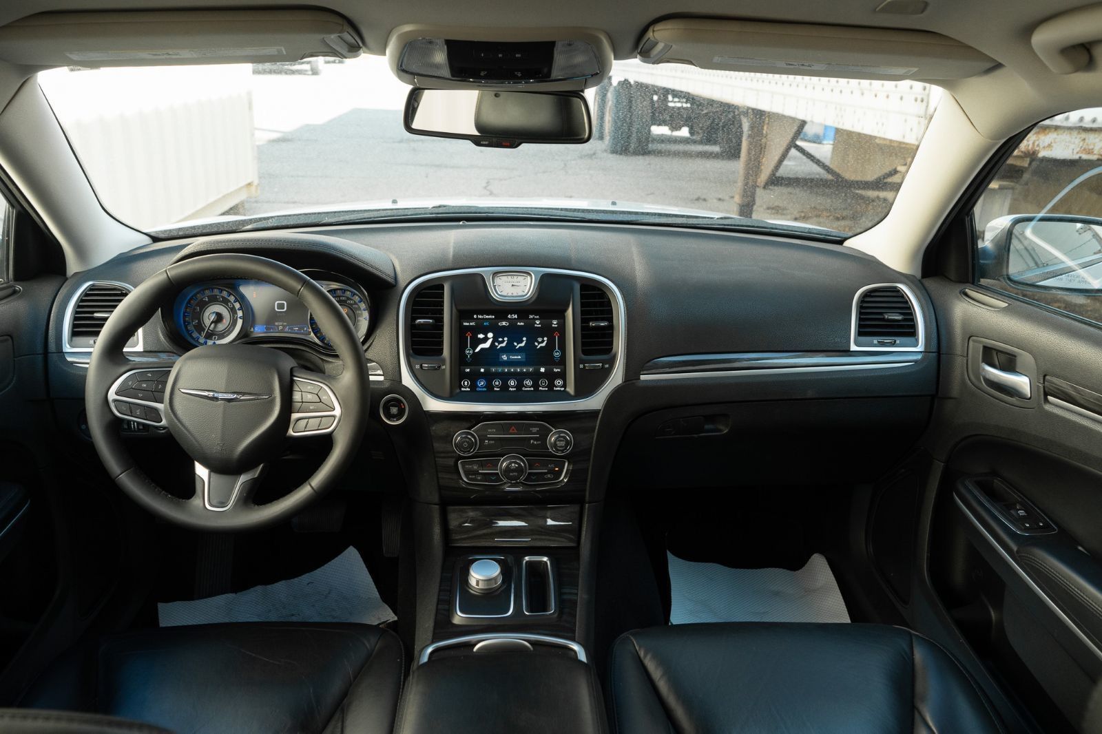 2022 Chrysler 300 Touring L-6