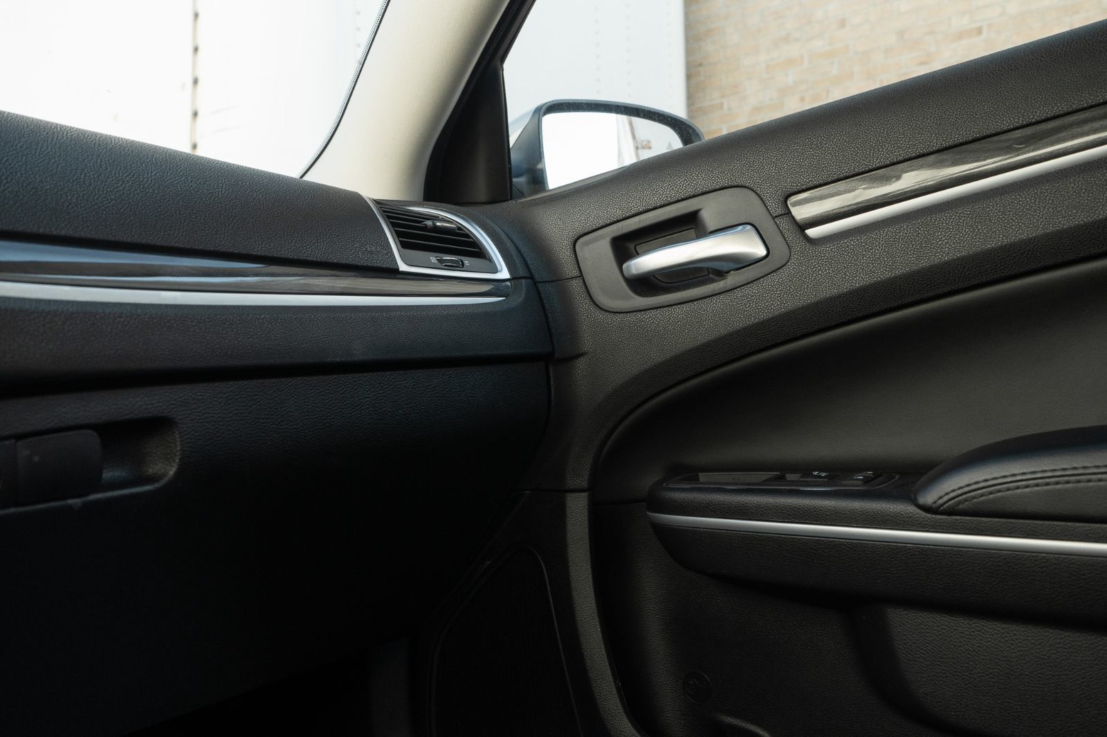 2022 Chrysler 300 Touring L-16