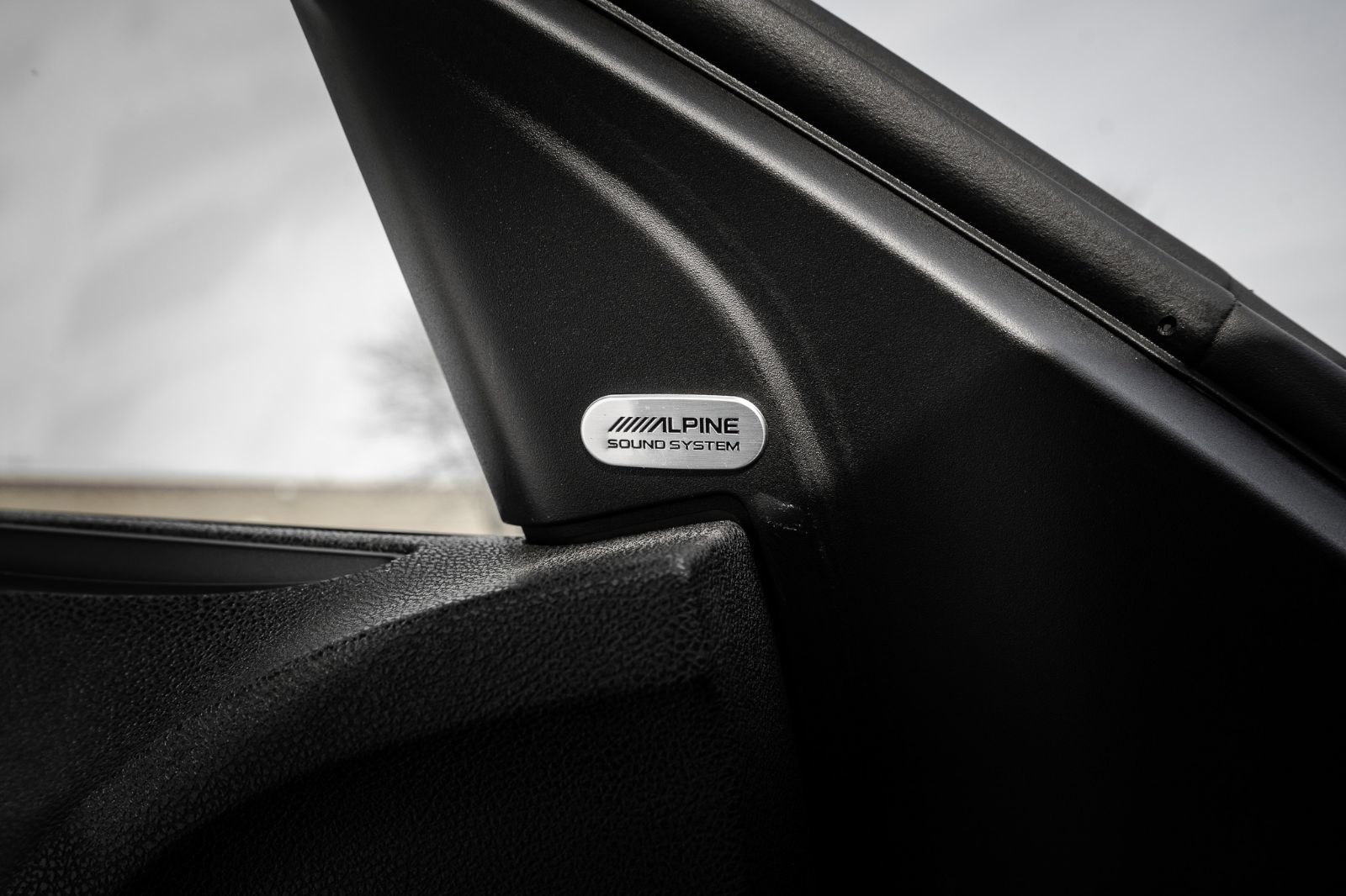 2023 Chrysler 300 S-26