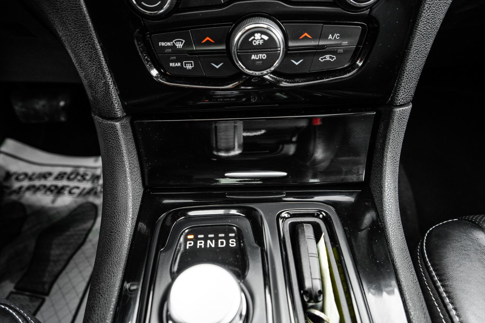 2023 Chrysler 300 S-17