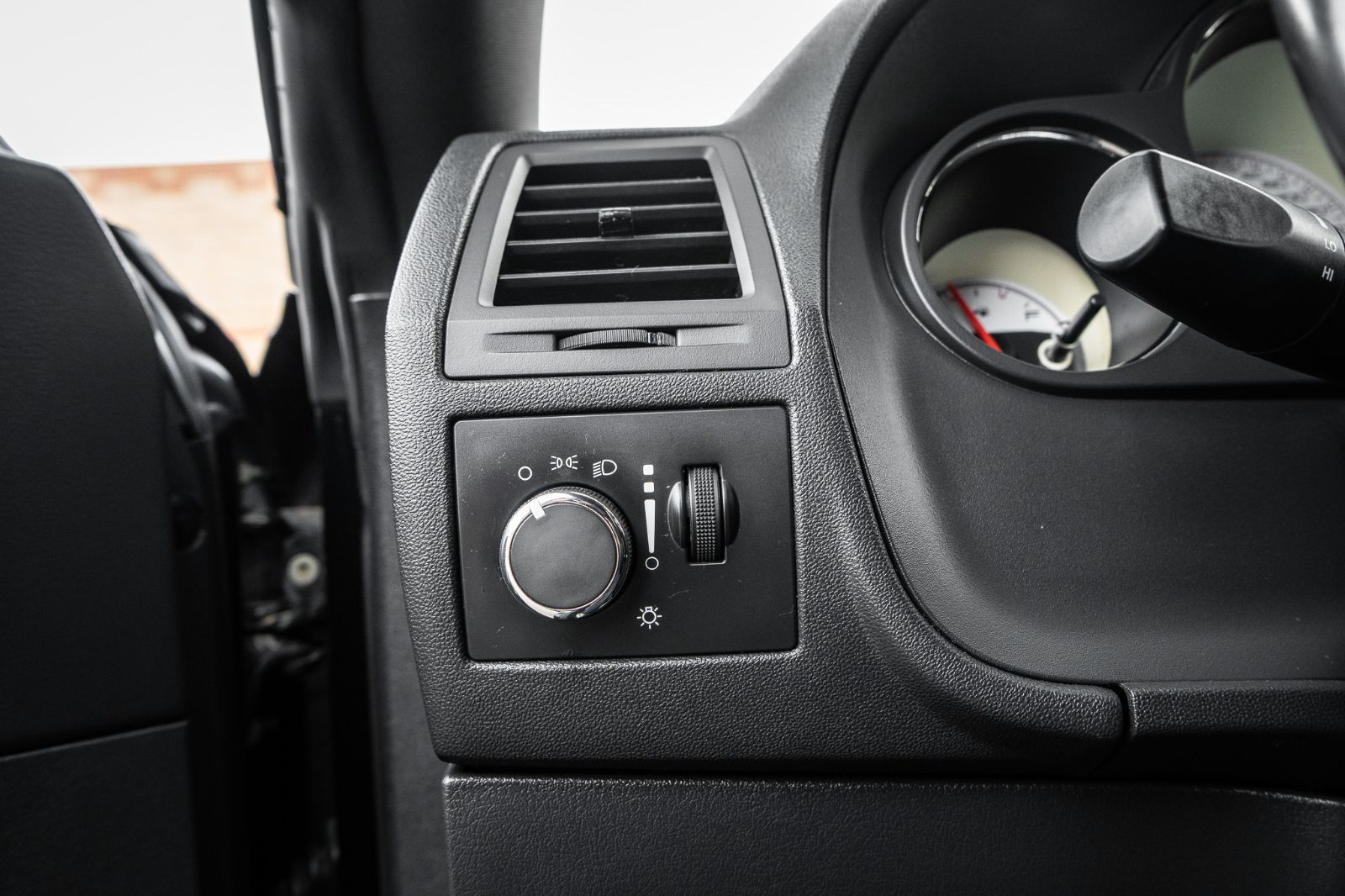 2014 Dodge Challenger SXT-16