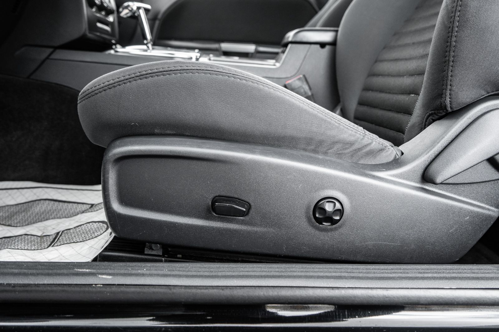 2014 Dodge Challenger SXT-21