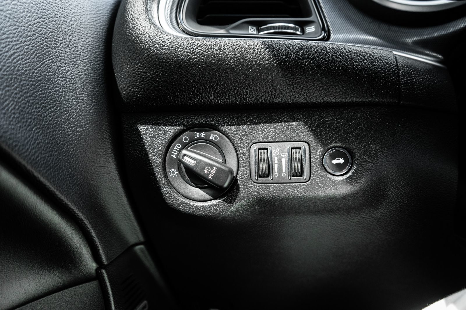 2018 Dodge Challenger SXT Plus-18