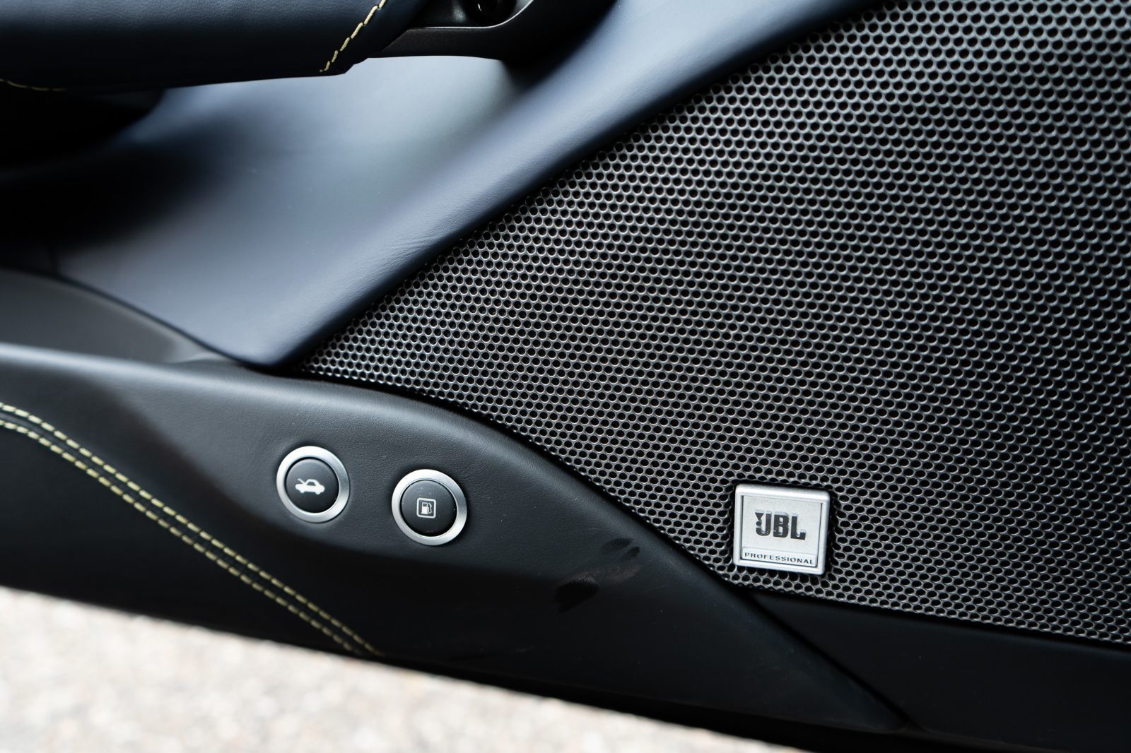 2017 Ferrari 488 Spider-29