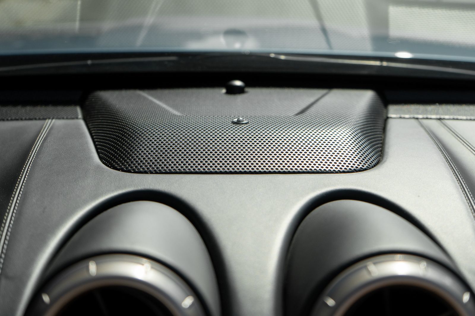 2010 Ferrari California-20