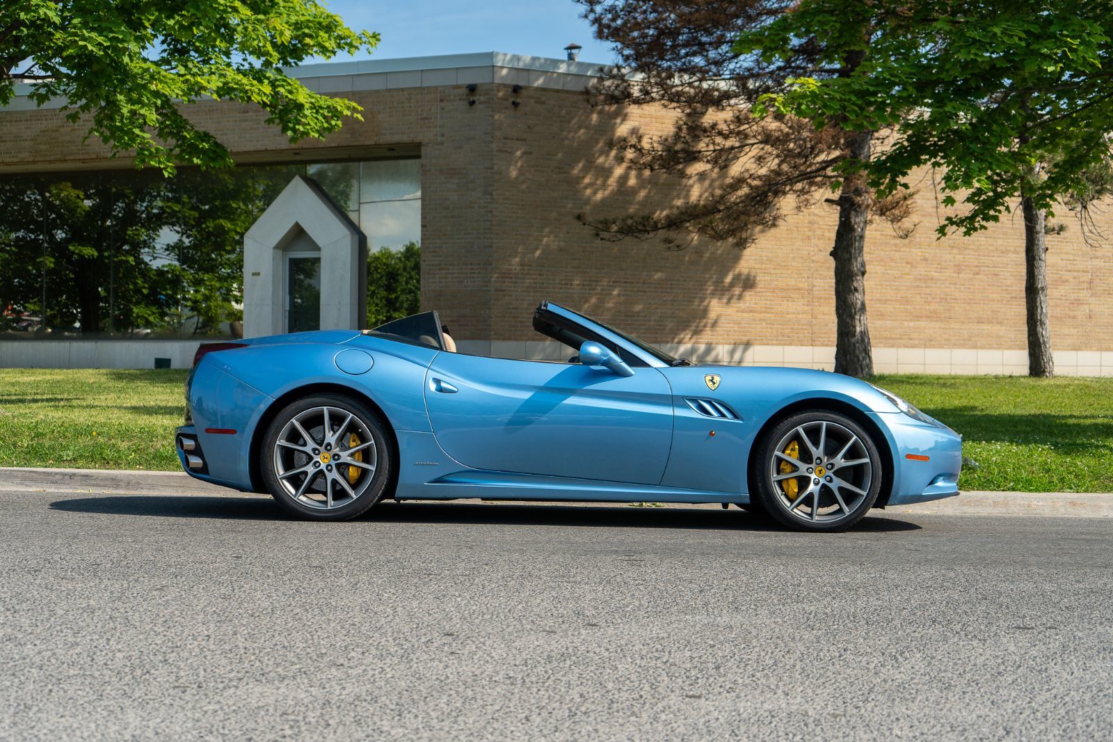 2010 Ferrari California-3