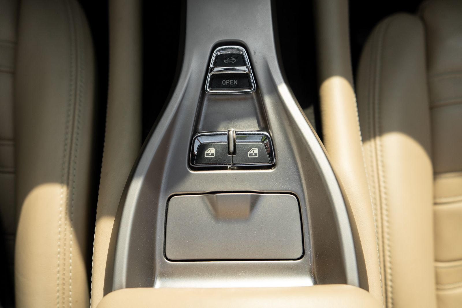 2010 Ferrari California-25