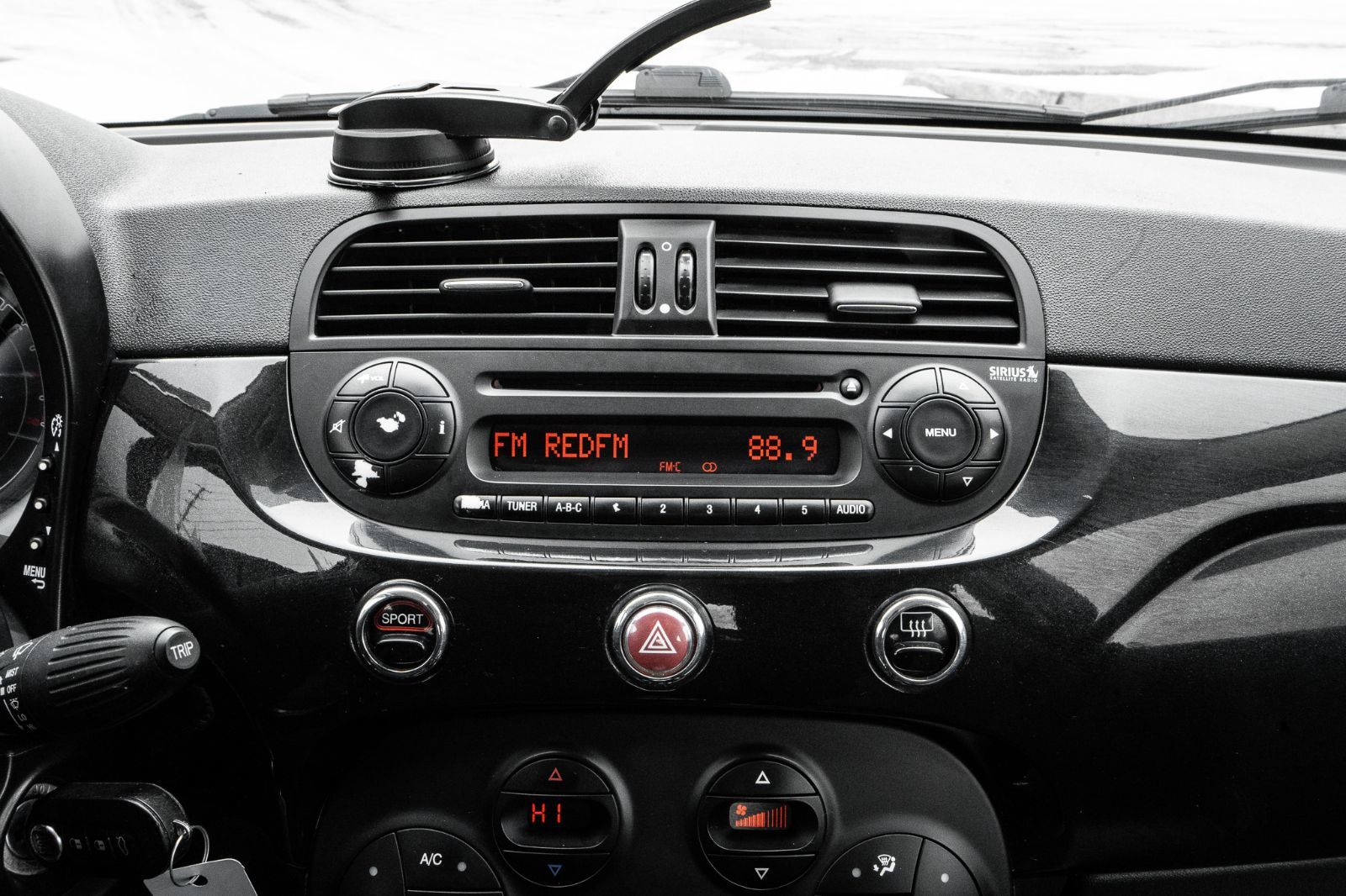 2013 Fiat 500 Lounge-9