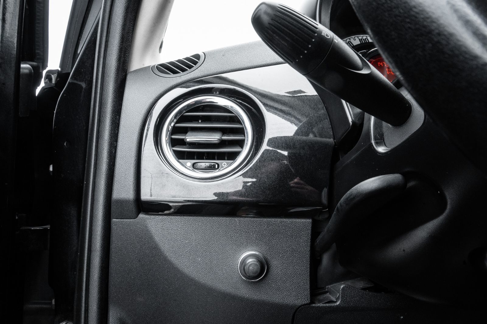 2013 Fiat 500 Lounge-16