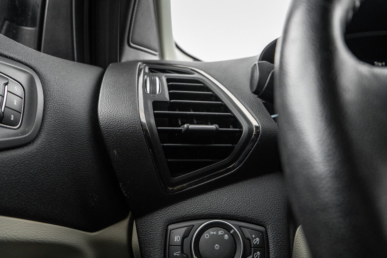 2017 Ford Escape Titanium-21