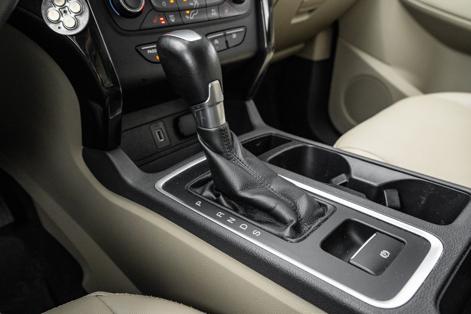 2017 Ford Escape Titanium-17