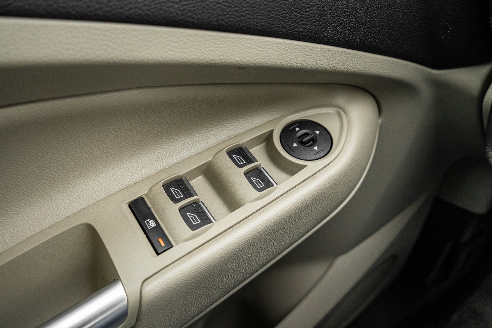 2017 Ford Escape Titanium-23