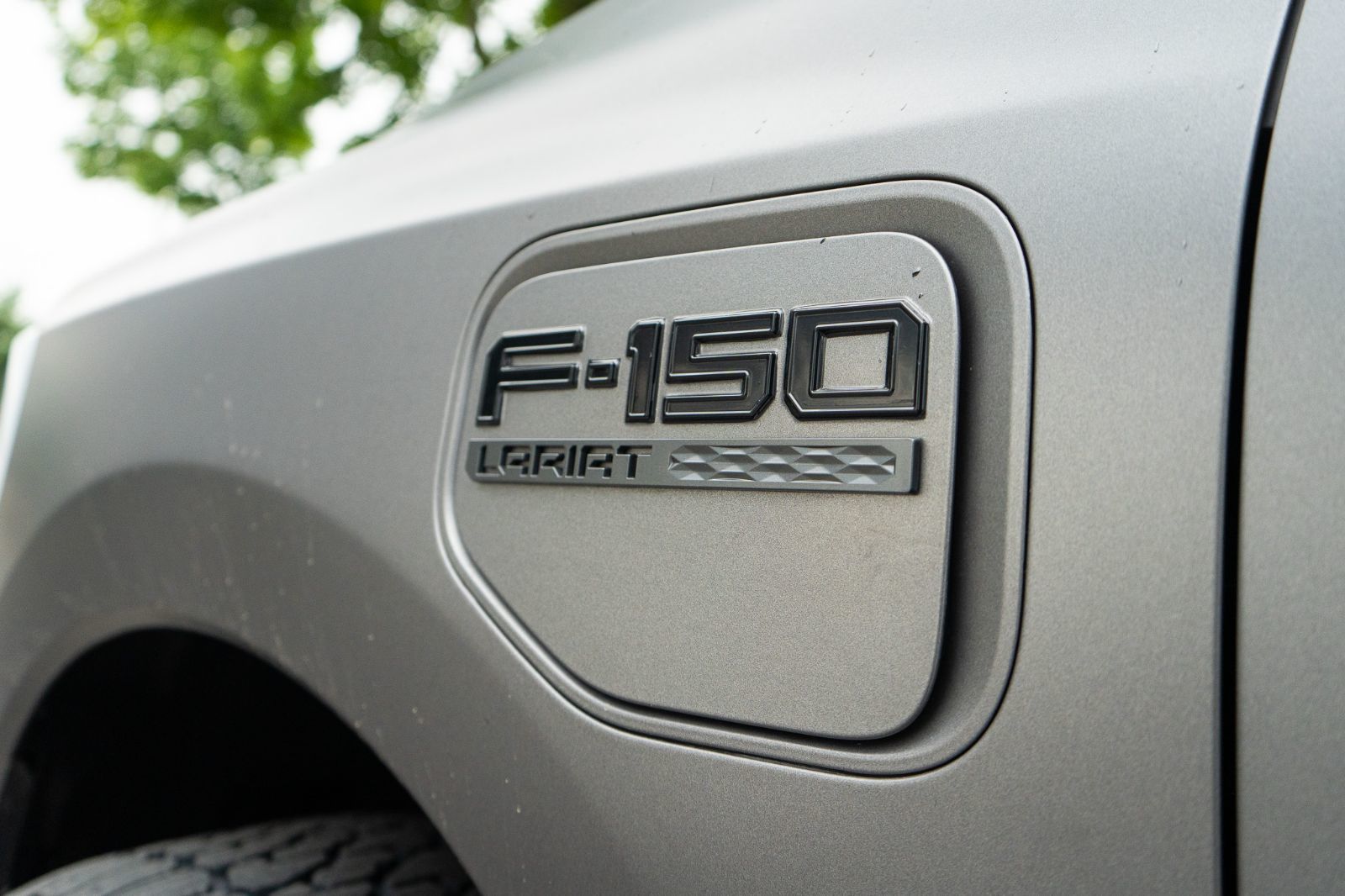 2022 Ford F-150 Lightning LARIAT-8