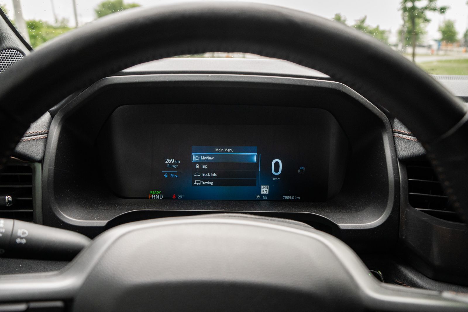 2022 Ford F-150 Lightning LARIAT-15