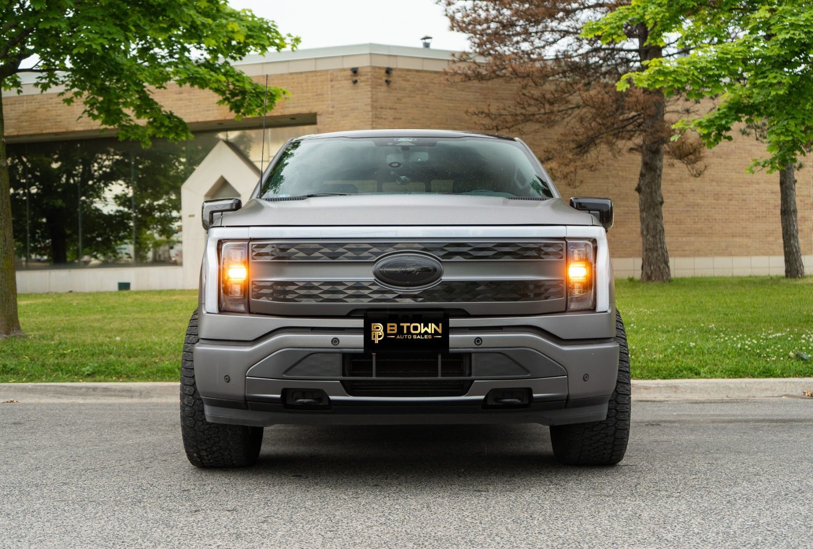 2022 Ford F-150 Lightning LARIAT-1