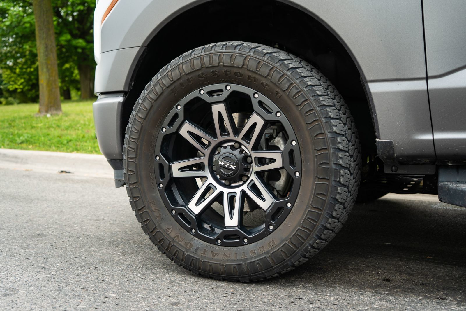 2022 Ford F-150 Lightning LARIAT-9