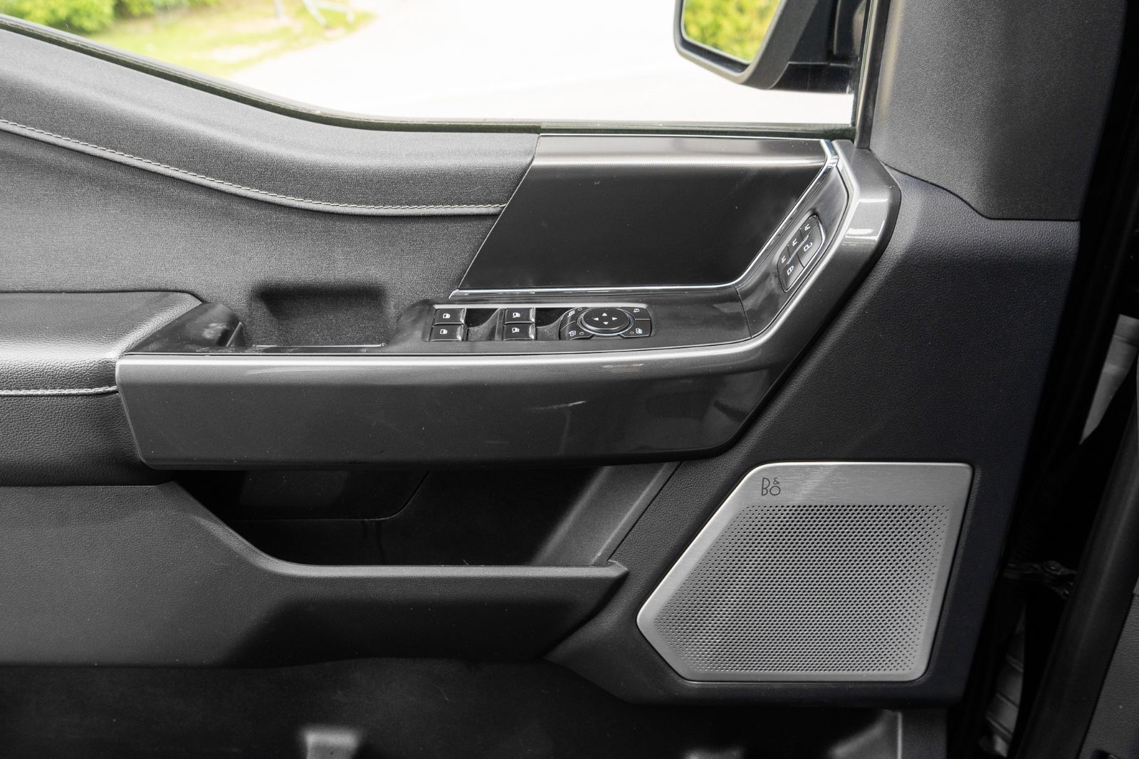 2022 Ford F-150 Lariat-22