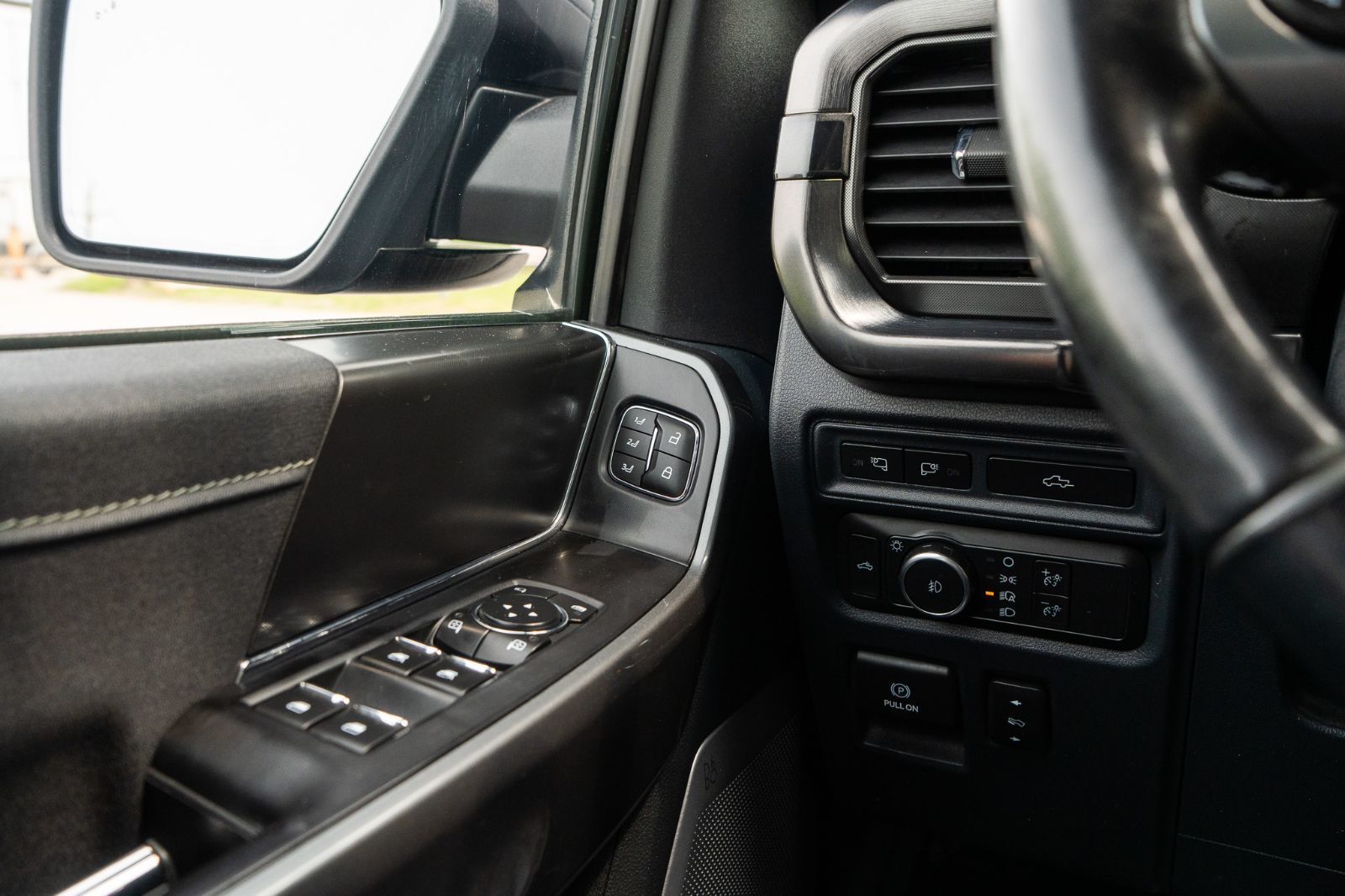 2022 Ford F-150 Lariat-21