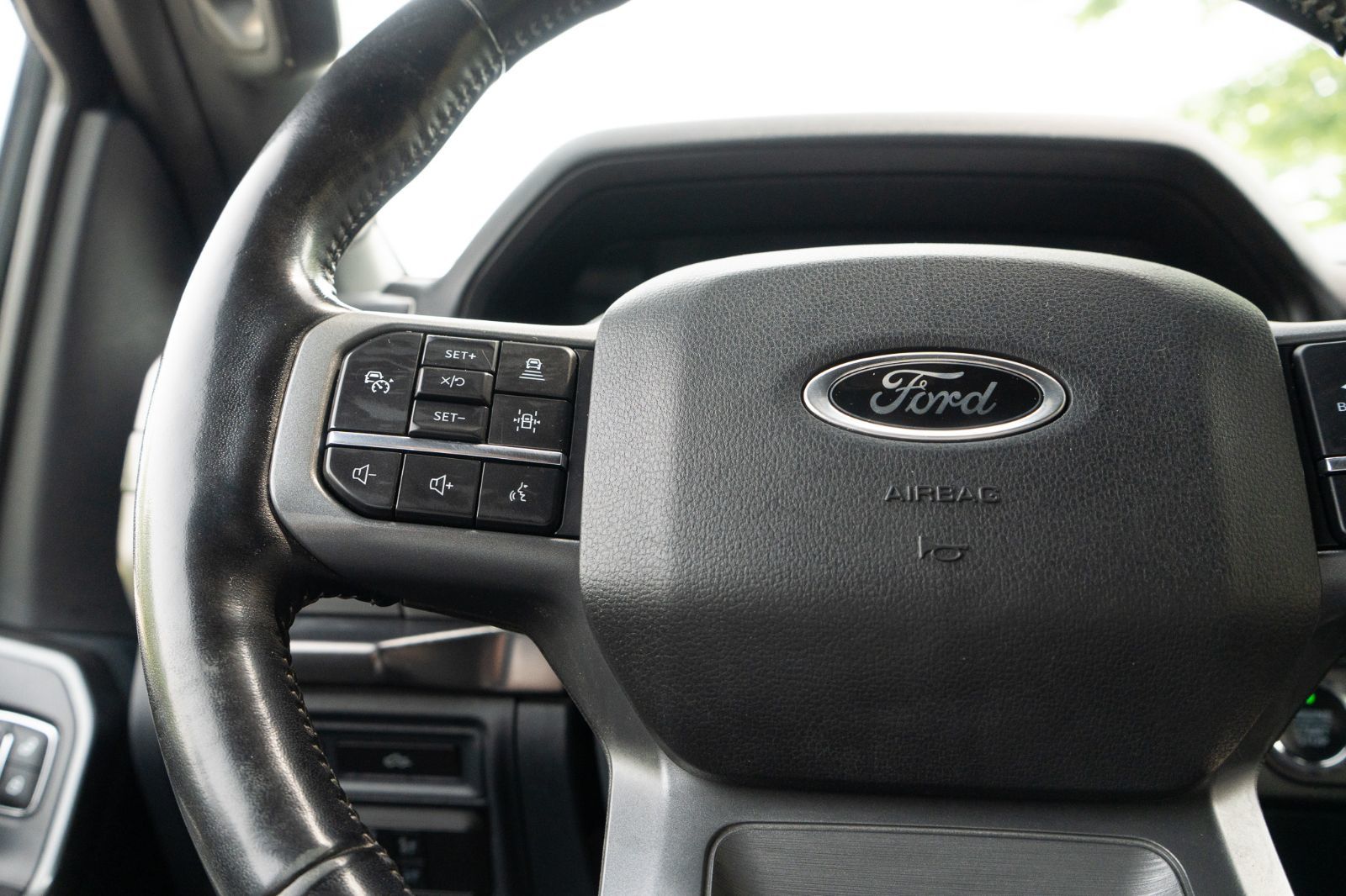 2022 Ford F-150 Lariat-12