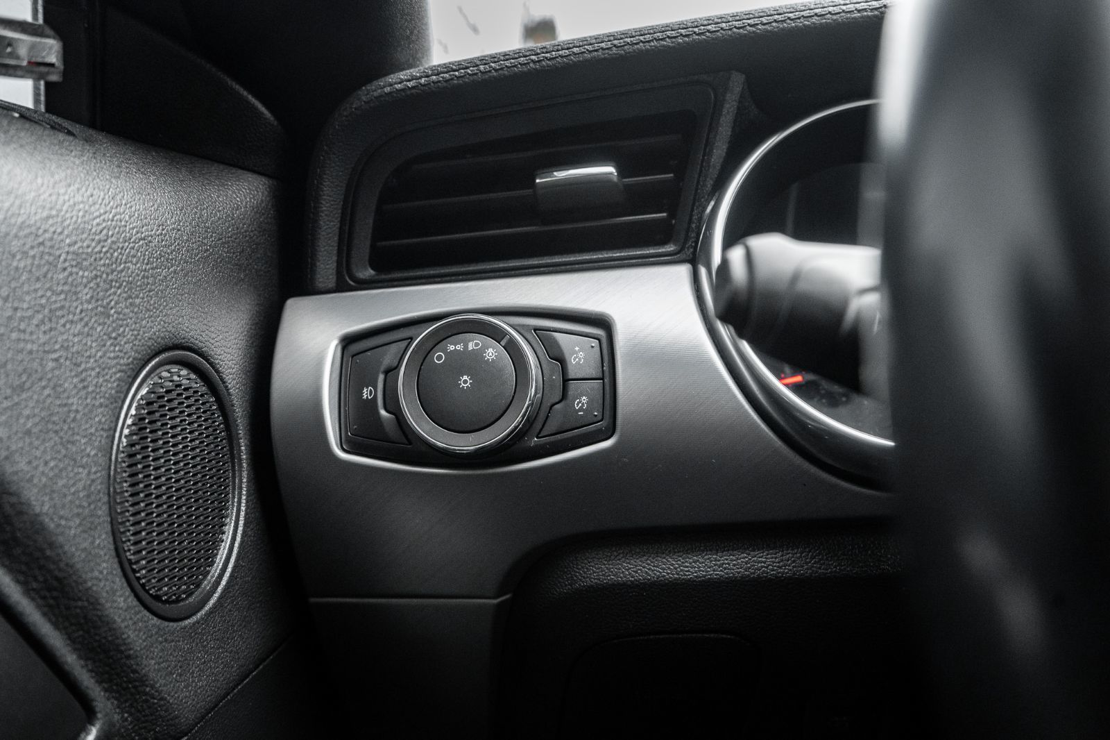 2018 Ford Mustang Ecoboost Premium-17