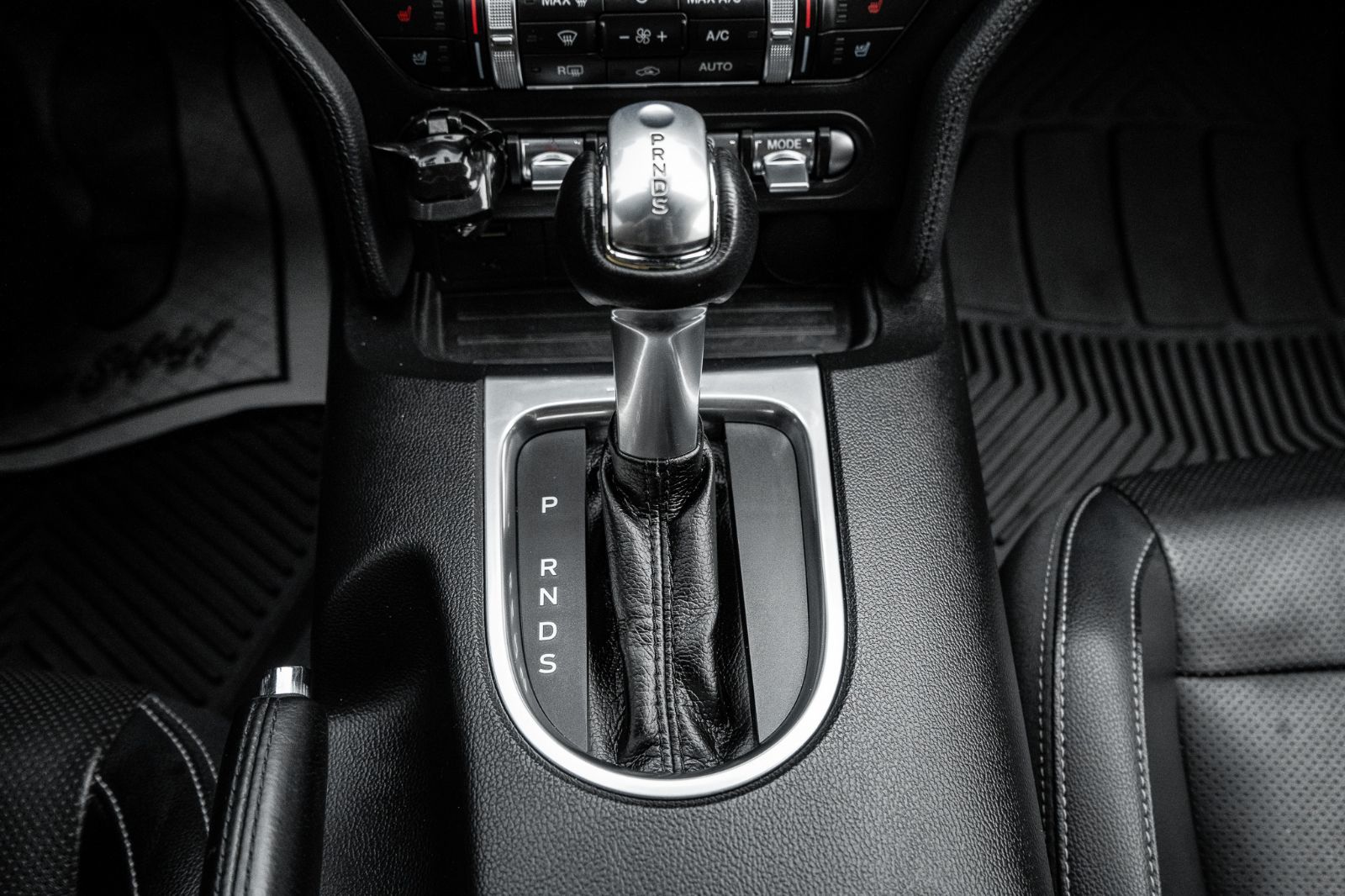 2018 Ford Mustang Ecoboost Premium-14