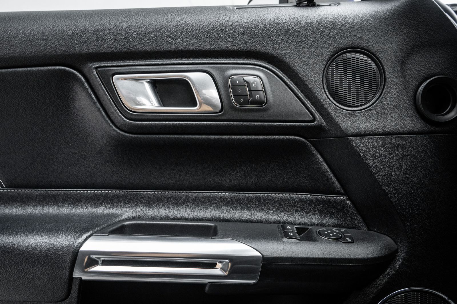 2018 Ford Mustang Ecoboost Premium-18